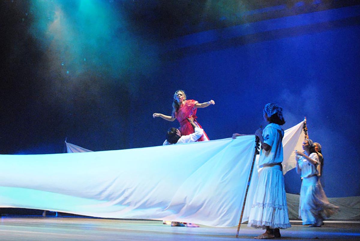 img_galeria_Putz, a Menina que Buscava o Sol (1).jpg